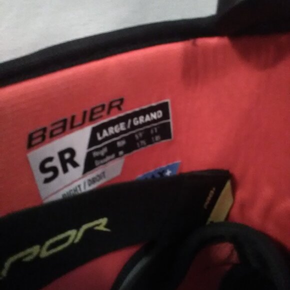 hockey elbow pads - Picture 4 of 6